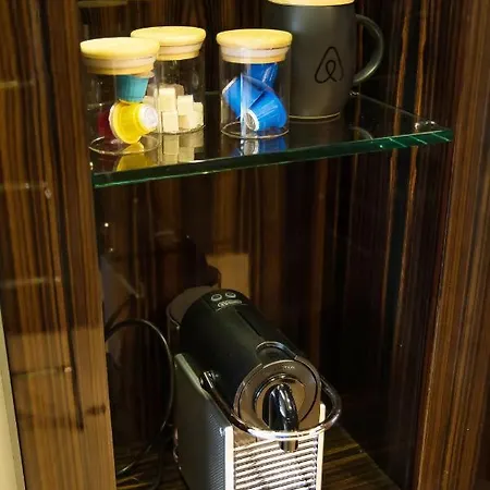 Boisé à 2 Pas Du Jardin Du Luxembourg *