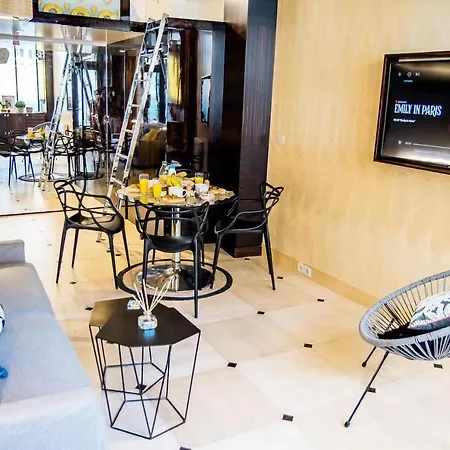 Boisé à 2 Pas Du Jardin Du Luxembourg